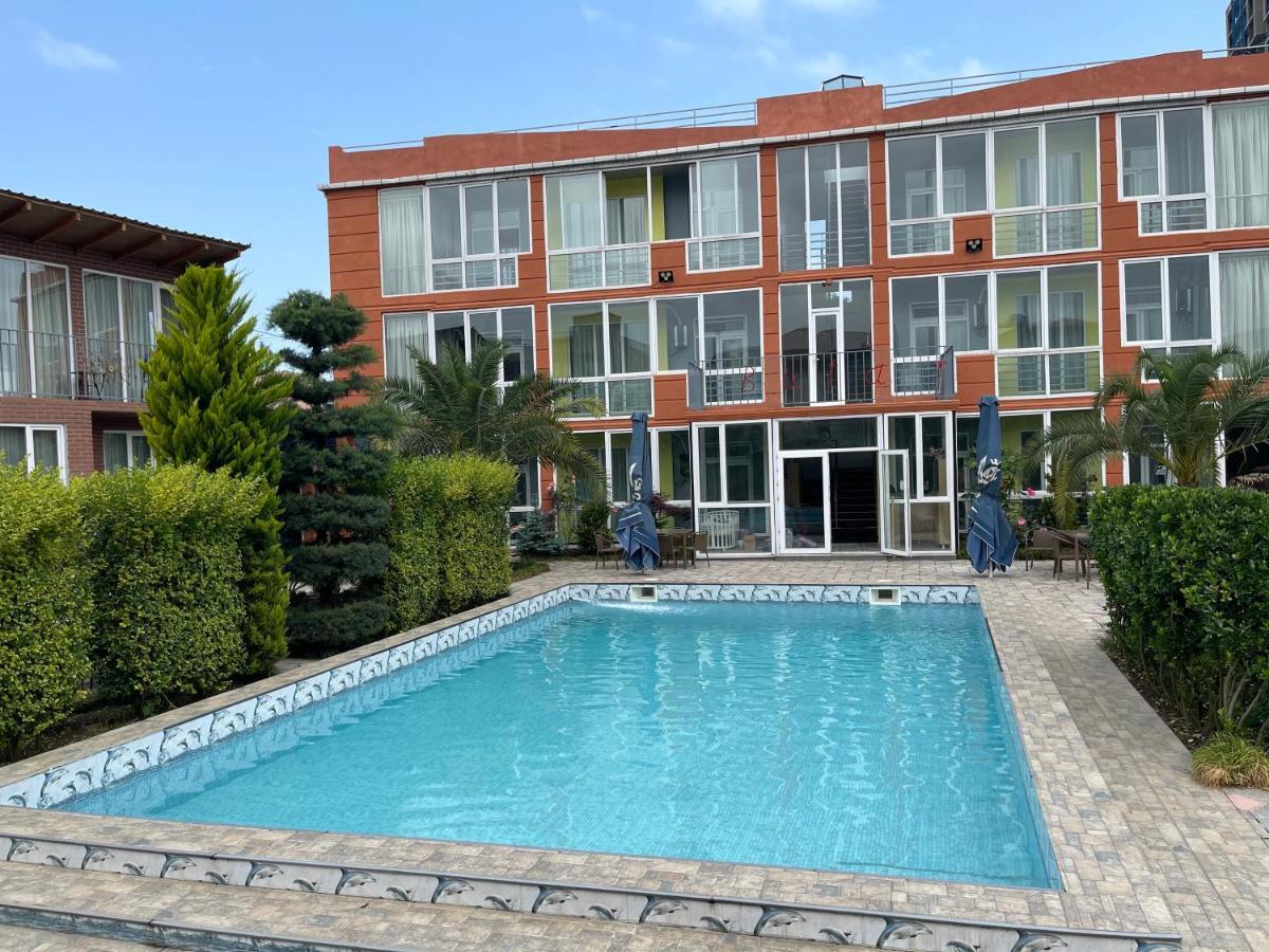 Hotel Buta Batumi Exterior foto