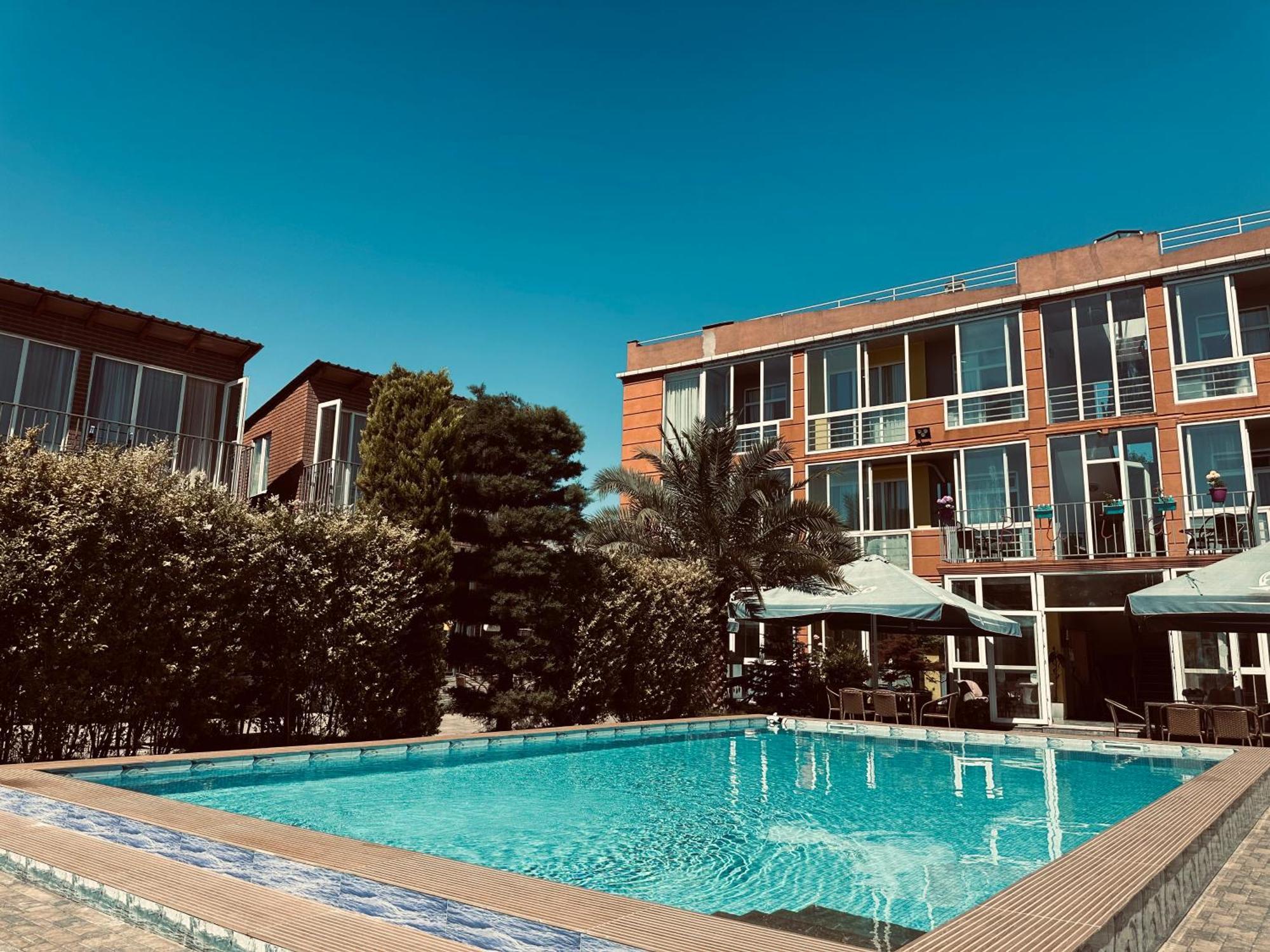 Hotel Buta Batumi Exterior foto